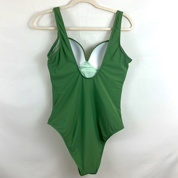 Cupshe Green Fully Lined  Ruched Crisscross Middle Cut One Piece Swimsui… - Picture 9 of 12